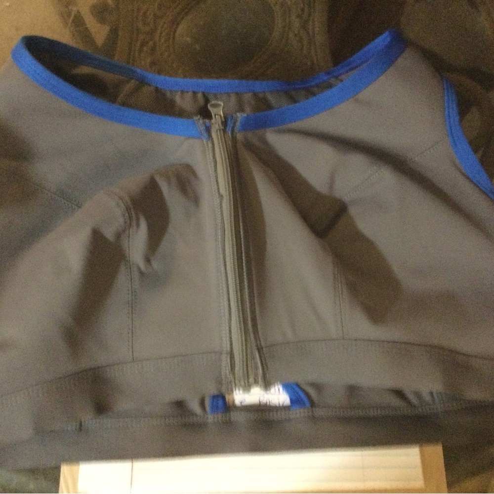 𝅺FULL beauty sport grey blue front zip up sports bra 38dd